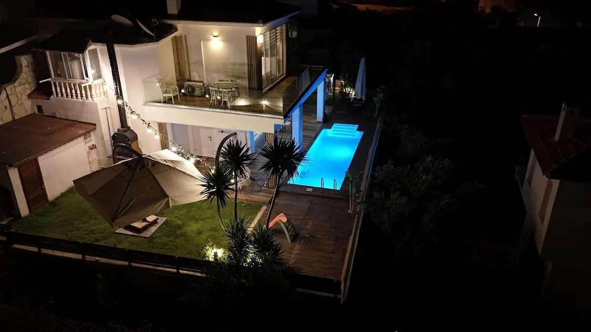 Cesmevillatuna 0*, Çeşme